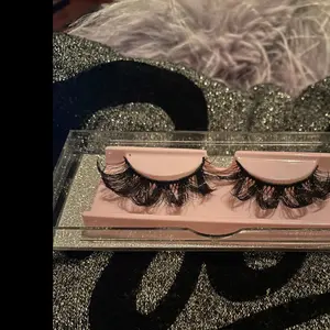 CWR Crossed Wispy Russian Cateye Lashes - Premium Eyelashes for Makeup Application, 3D Design for Enhanced Eyebrows