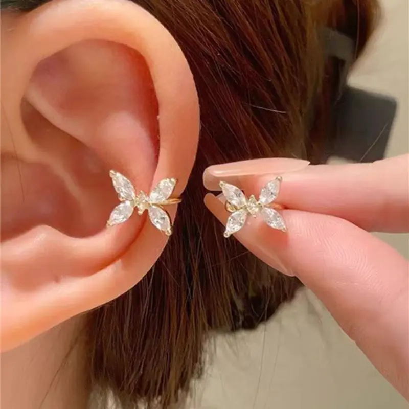 Women's Elegant Rhinestone Decorated Ear Cuff, Cz Earrings, Artificial Zircon Earrings, Flat Pierced Jewelry, Gifts for Her, Exquisite Trendy Ear Cuff, 2025 New Style Fashionable Non Piercing Jewelry for Women for Daily & Party Decoration