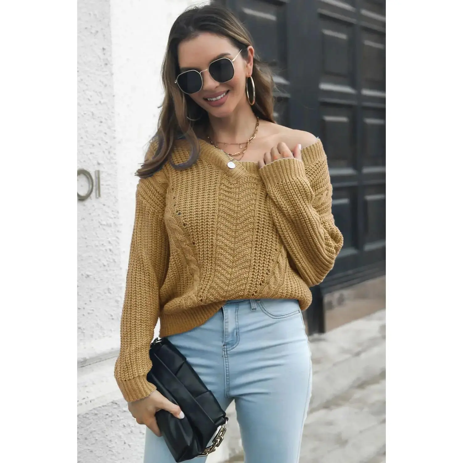 V NECK CABLE KNIT SWEATER