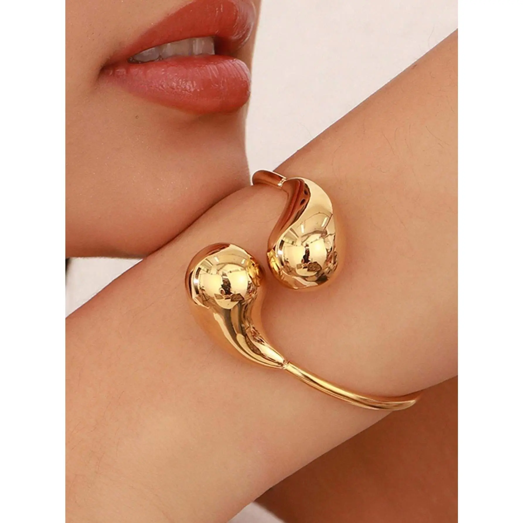 Titanium Steel Gold Bracelet With Elegant Water Drop Design, 18K Plated Open Bangle, Fashion Jewelry For Women’s Daily Or Banquet Outfits