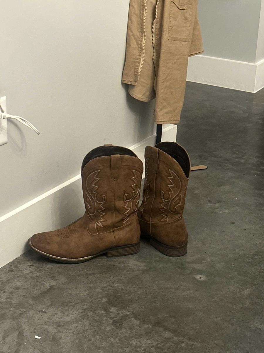 Item: Brown, Wide 14