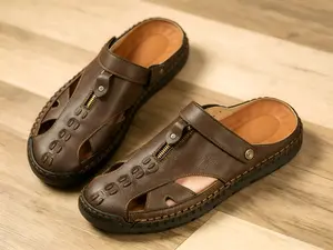 Vintage Style Unisex Leather Closed-Toe Sandals, Adjustable Strap Slip-On Mules, Casual Fashion Shoes for Men Women