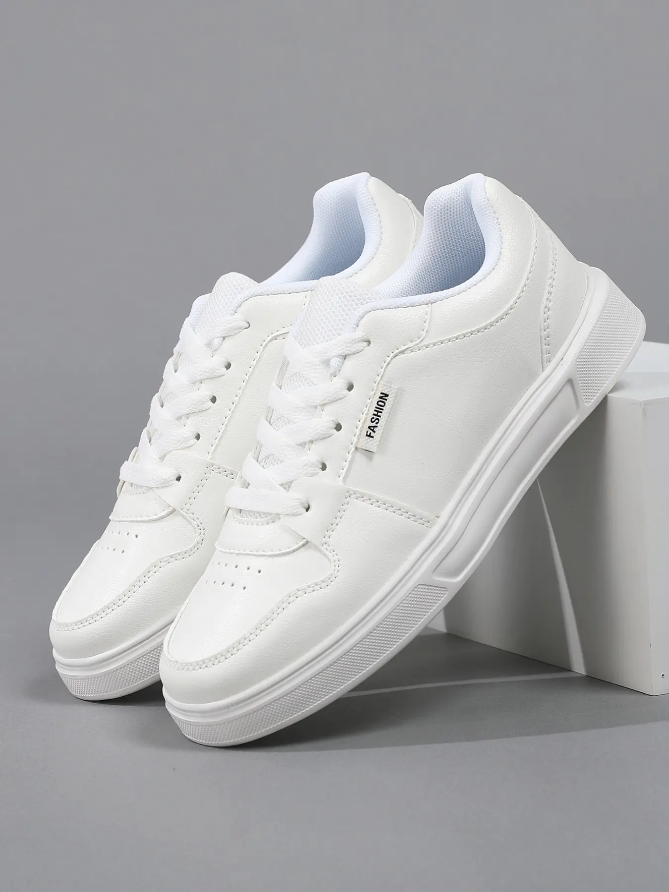 Women's Thick Sole Casual Low Top Training Shoes Sneaker, Thick Soled Sneakers, Breathable Perforated PU Leather, Eva Sole, Comfortable and Durable, Durable Sneakers, Perfect for Daily Wear