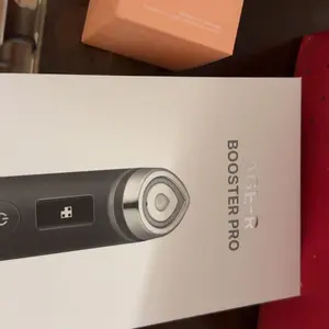 Product Review of [medicube] 310M Celebrity Glass Skin DuoㅣBooster Pro Korea's No.1 Glass Glow Device + Collagen Jelly Cream OR Deep Vita C Cream from p**🍒