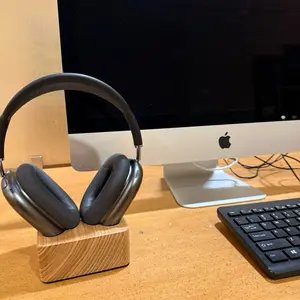 Minimalist Wooden Stand for AirPods Max – Compact & Elegant Display