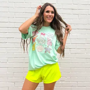 Seashell Collage, Clam Summer, Summer Vibes, Floral Summer, Summer Beach, Wildflower Summer, Summer Vacation T-shirt