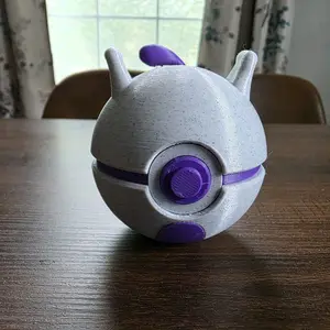 Monster Ball - Mewto Figurine