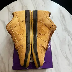 Nike SB Dunk Low Pro Men's Flax/Flax-Baroque Brown Sneakers Size 9 Men’s New Classic Skateboarding Shoes