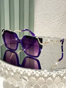 Women's Oversized Sunglasses, Snake Leg Frame, Metal Accessories, Elegant Party & Daily Wear, Sturdy Hinges, Fashionable Glasses
