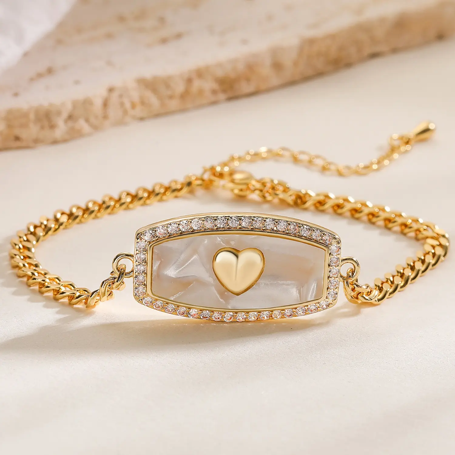 Women's High-Quality Sporty Wristband Bracelets - Ideal for Sports Use, Perfect as Party Gifts, Sporty Sports Wristbands