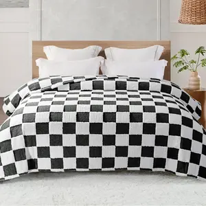 Fleece Checkered Blanket King Size, Cozy Lightweight Fuzzy Blanket for Bed, Suitable for All Seasons, Black, 90" x 104"