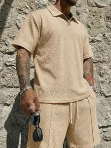 Men's summer V-neck short-sleeve top and shorts set, color-block V-neck design, perfect for outdoor and indoor summer wear, casual and stylish, regular fit, an essential item for everyday commuting. SpringStatements