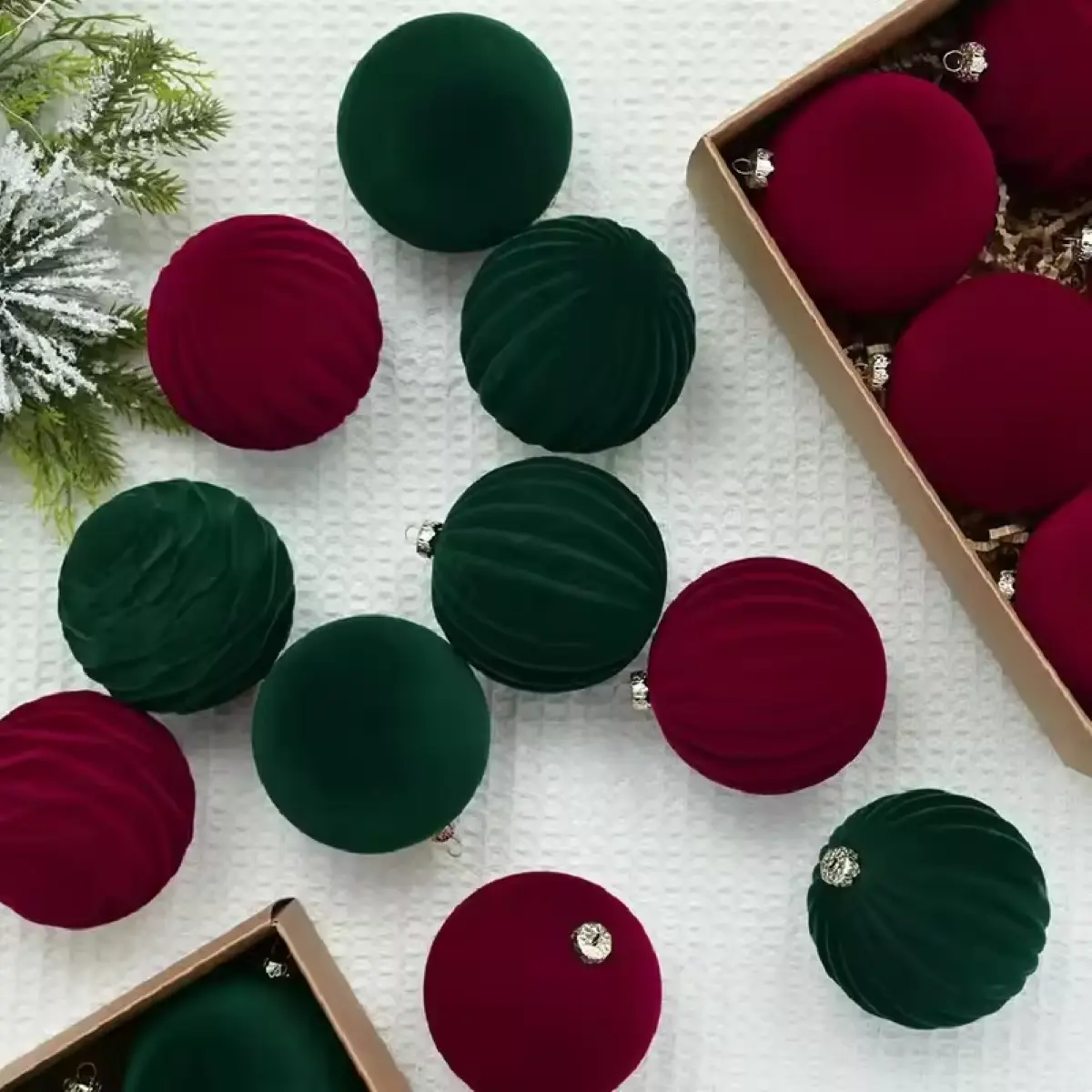 12Pcs 6CM/8CM Flocked Velvet Christmas Tree Ornament Balls, Xmas Navidad New Year Hanging Pendant Balls, Indoor Home Holiday Decoration Accessories