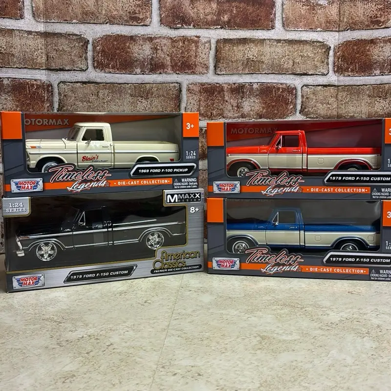 4 truck FORD SCALE 1:24 diecast by MOTORMAX