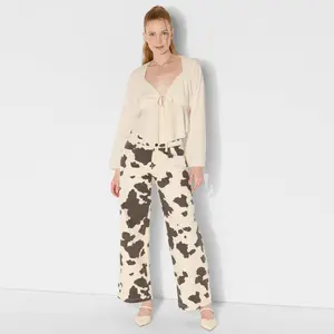 Women's Bell Long Sleeve Sweatheart Flyaway Blouse - Wild Fable White XS