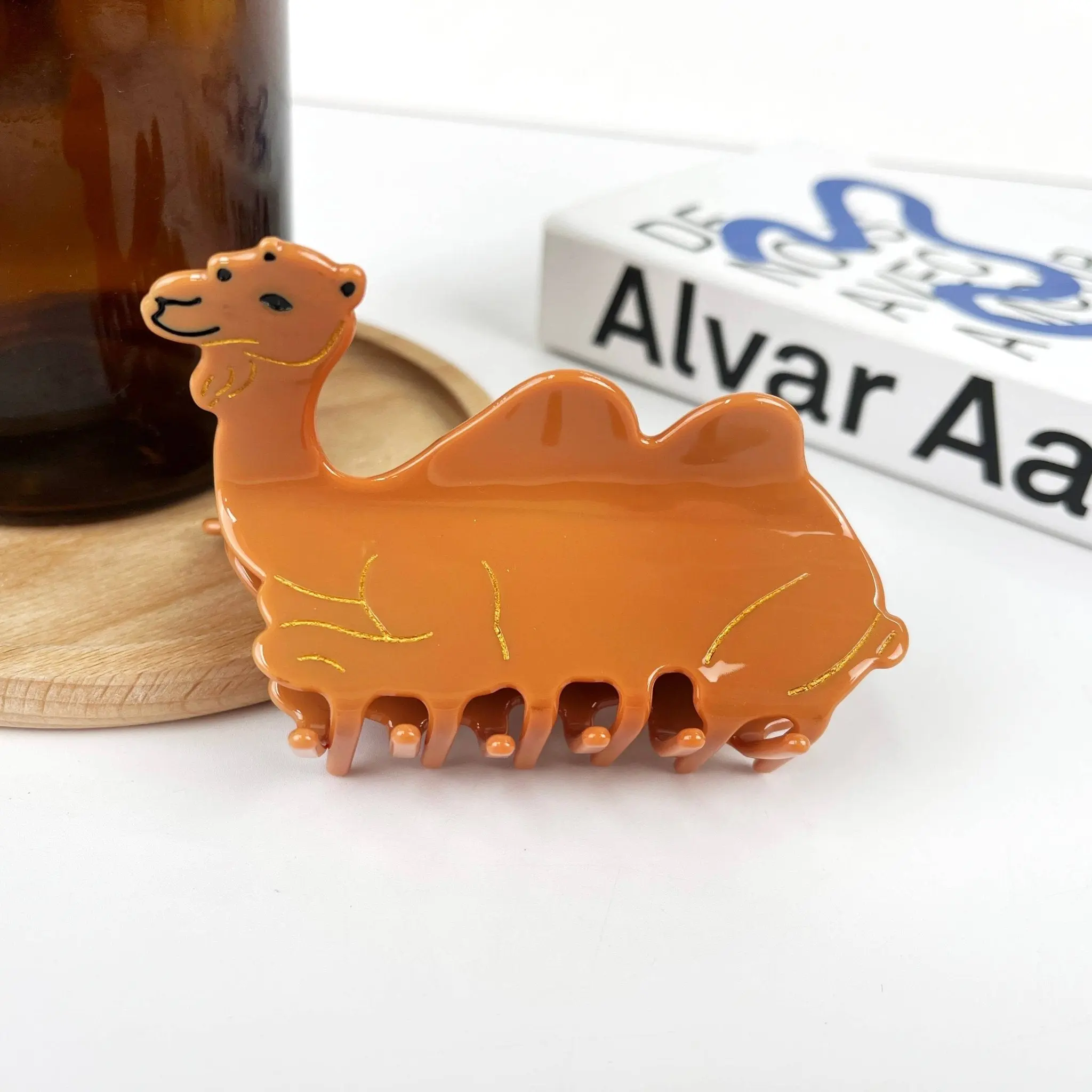 Camel Claw Clip