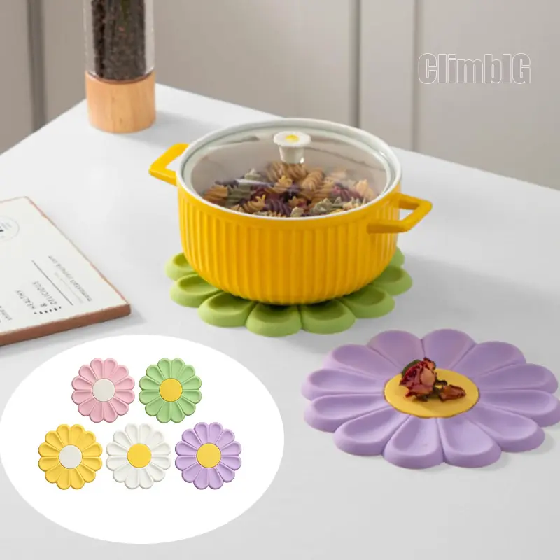 2PCS Daisy Silicone Trivets, Flower Shaped Heat Resistant Pot Holders, Non-Slip Kitchen Mats for Pots, Pans & Dishes, Reusable Table Protectors for Dining Table, Countertop, Cooking, Baking & Everyday Kitchen Use,Outdoor