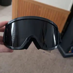 Unisex One-Piece Large-Frame Ski Goggles: Day-Night Versatile Lens, Padded Windproof Fit for Skiing/Snowboarding, High-Definition Anti-Fog Shades for Mountaineering & Winter Adventures