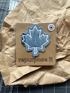 🧵 Maple Leaf Outline Embroidered Iron-On Patch