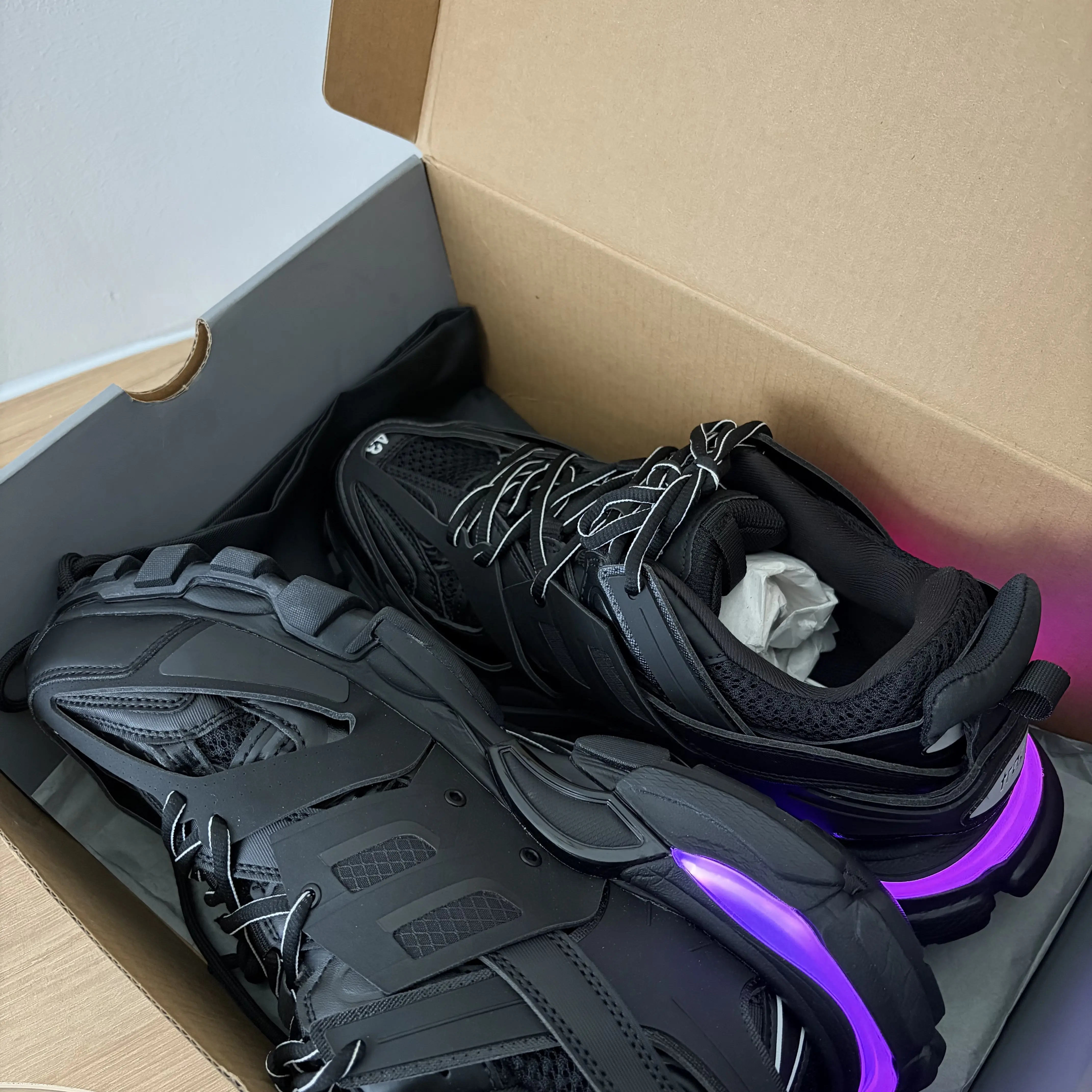 Track Shports LED Illuminated Athletic Sneakers, Casual Breathable Chunky-Heel Footwear, Training Shoes Running Closed Boy Trainer