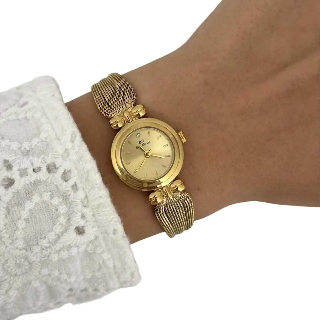 BS BEE SISTER Women's Vintage Gold Stainless Steel Mini Analog Quartz Watch - Compact Round Dial, Adjustable Metal Strap, <30M Waterproof, Buckle Design, Durable Fashion Watch, Birthday Gift for Women
