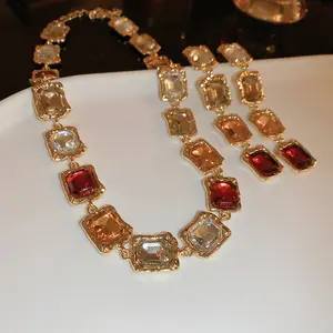 Elegant Niche Vintage Light Luxury Rhinestone Square Choker Necklace Delicate Collarbone Chain
