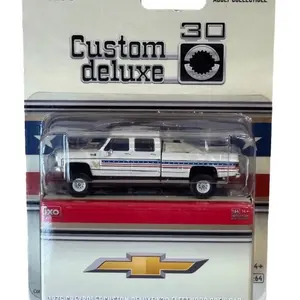IXO Model 1:64 1976 Chevrolet Custom Deluxe K30 Fleetwood Crew Cab 250th Anniversary Edition – White