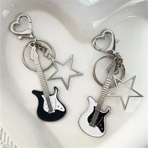 2pcs Guitar Keychain Creative Gift Set, Unique Musical Instrument Accessory, Perfect for Music Lovers & Gifts, Durable Design, Fashionable Alloy Keychain