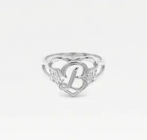 THE SILVER CUTOUT FLOWER HEART LETTER RING