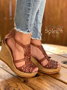 Mexican Leather Wedge Heels. All sizes Boho-Hippie Vintage. Mexican Artisanal Shoes. Mexican Leather Heels. Leather Heels with Buckle.