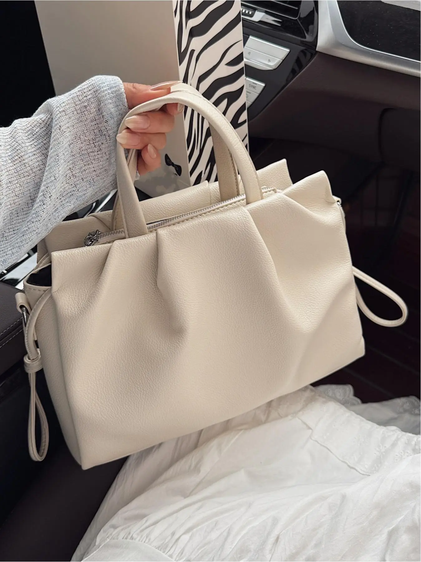 Women's Solid Color Shoulder Bag, Fashionable Large Capacity Lightweight Crossbody Bag for Work & Daily Used, Casual Trendy Versatile High-quality Daily Commuting Bag