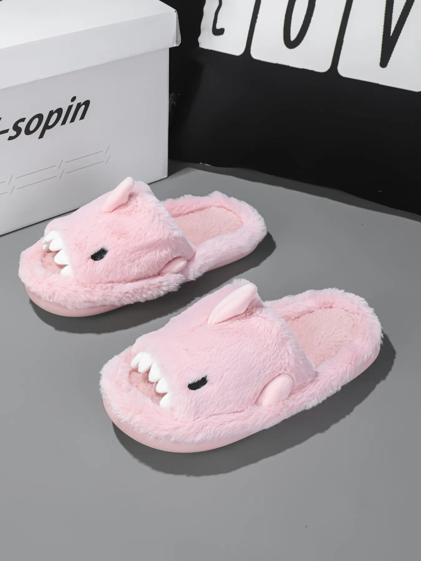 Women's Autumn Winter Cute Cartoon Shark Cotton Slippers, Indoor Home Warm Fuzzy Slippers, Cozy and Comfortable Shoes