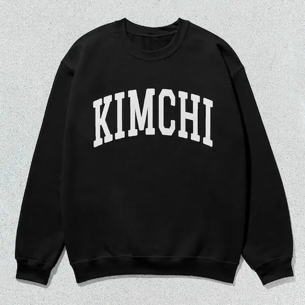 Casual Graphic Sweatshirt with Kimchi Collegiate Print, Unisex Long Sleeve Crewneck Pullover Tops