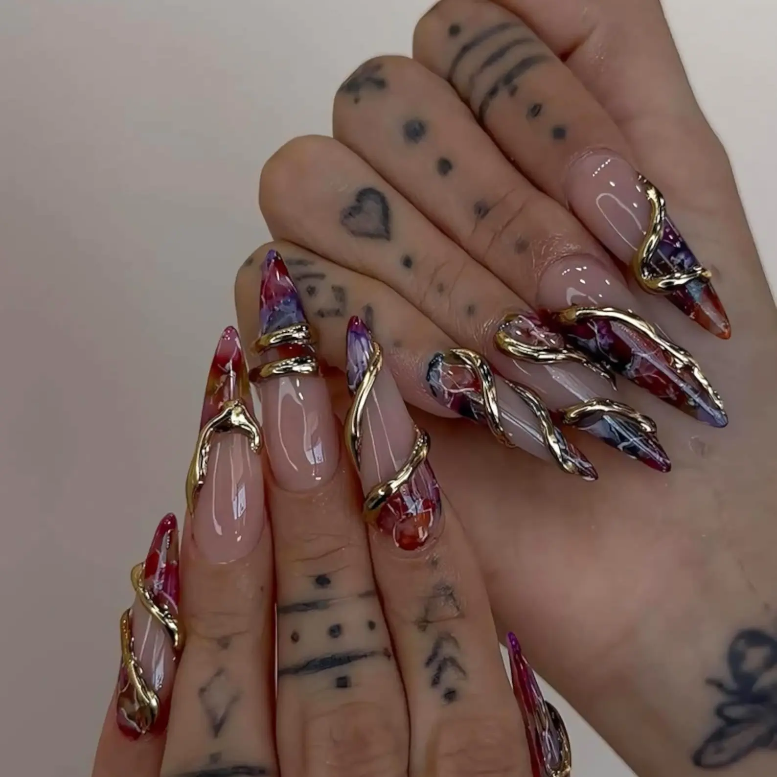 [LIMITED LAUNCH DEAL] Gold Wire Wrapped Press On Nails, 3D Gold Wire Marble Nail Art, Edgy Glam Fake Nails, Sculptural Nail Design, Trendy Nail Art, Y2k Nails