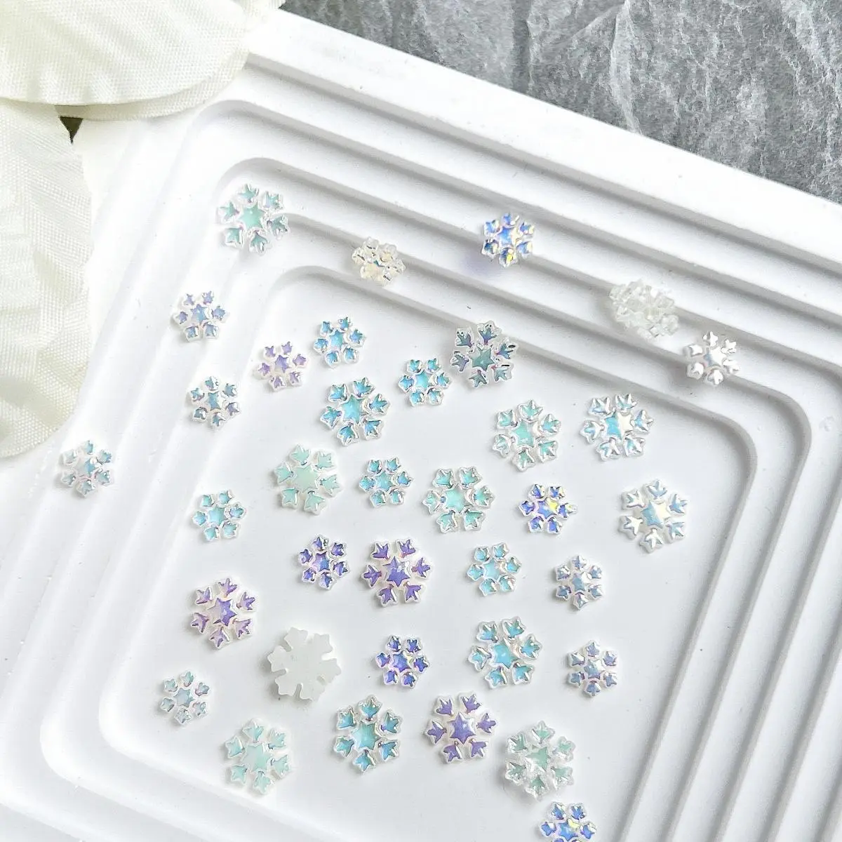 50PCS Cute Cartoon Christmas Snowflake Nail Charms 3D Resin Kawaii Snowflake Nail Art Decorations Accessories Manicure DIY