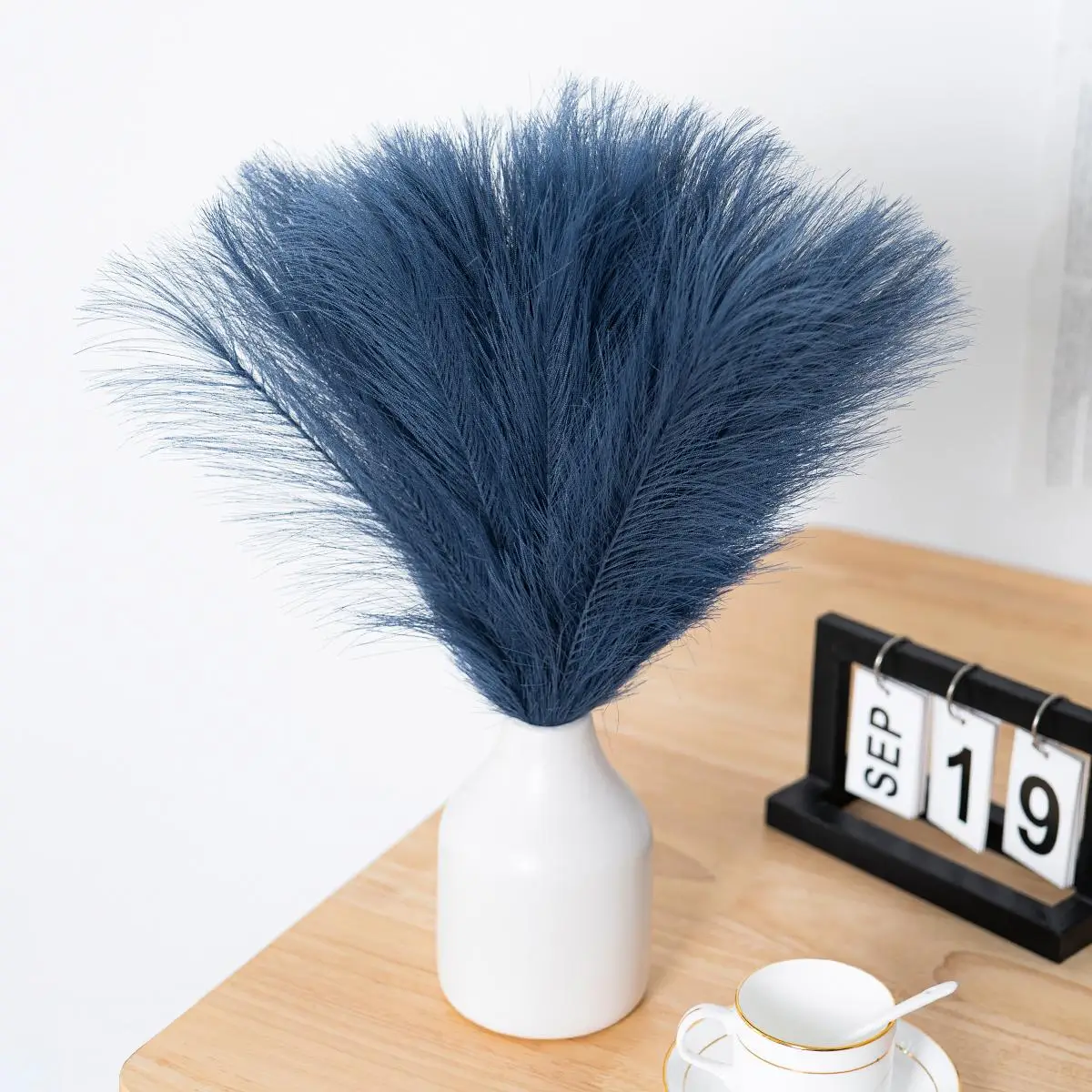 Unique Romantic Decorations for Room Ornaments, 5pcs Artificial Reed Grass Set, Vase Filler Decorations, Decorative Flowers Plants for Home, Bedroom A