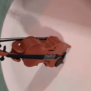 RP Minis 3.8 in (3 4/5") Replica Violin Set - Includes Tiny Violin Soundtrack, Illustrated Activity Book, Bow, Chinrest - Humorous Gag Gift, Perfect Gift, Stocking Stuffer for Mothers on Fun Occasions