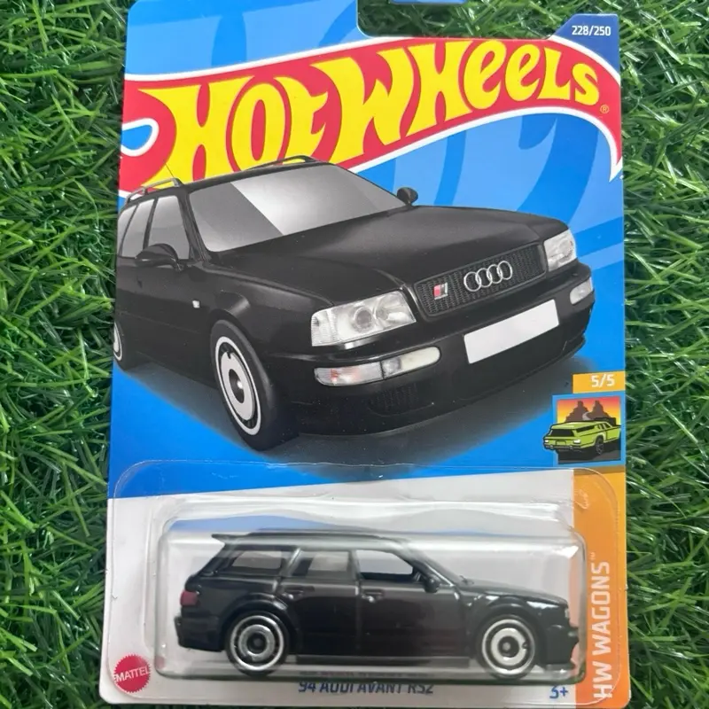 Hot Wheels Audi RS2 Die-Cast Toy Car, Collectible Vehicle for Kids and Car Enthusiasts (soft corners)