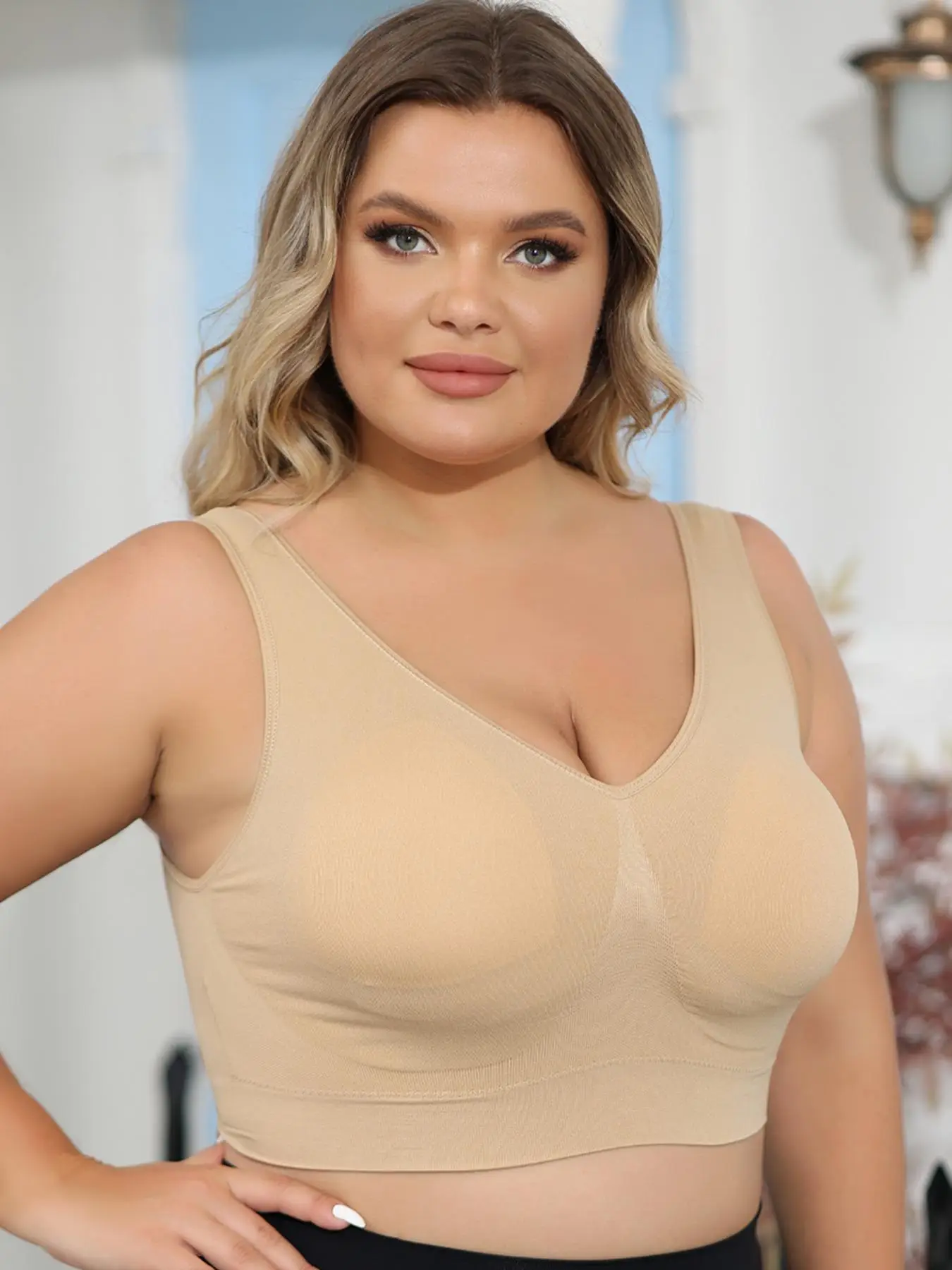 Plus Size Deep V Neck Wireless Bra, Casual Padded Seamless Push Up Lingerie Top, Women's Bra for Medium Support, Women's Plus Underwear