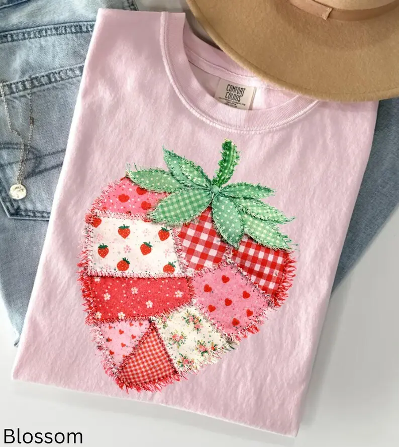 Comfort Colors Faux Patchwork Strawberry TShirt, Spring Strawberry Graphic Tee, Quilted Farmhouse Berry T-shirt, Cottagecore Aesthetic,Summer Tee
