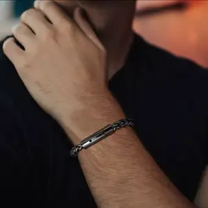 Men's Clip Closed Bracelet - Simple Design Accessory for Individuals
