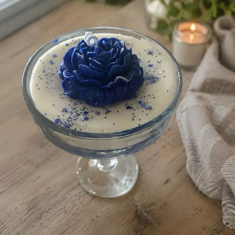 Midnight bloom candle