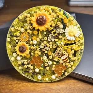 Reusable Bee Picky Pad Use Fidget Toys over30+ times, Skin Mania Pick skin, Skin Mania,Anxiety, Satisfy Your urges, Dig and Peel. Stress Relief Fidgeting Sensory Cuddle Box