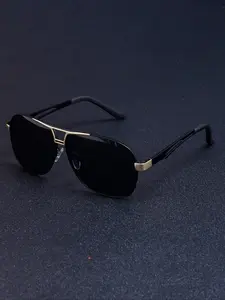 A pair of large-framed oval-shaped fashionable Trendy glasses for men's daily simple outfit, photo-taking and commuting decoration