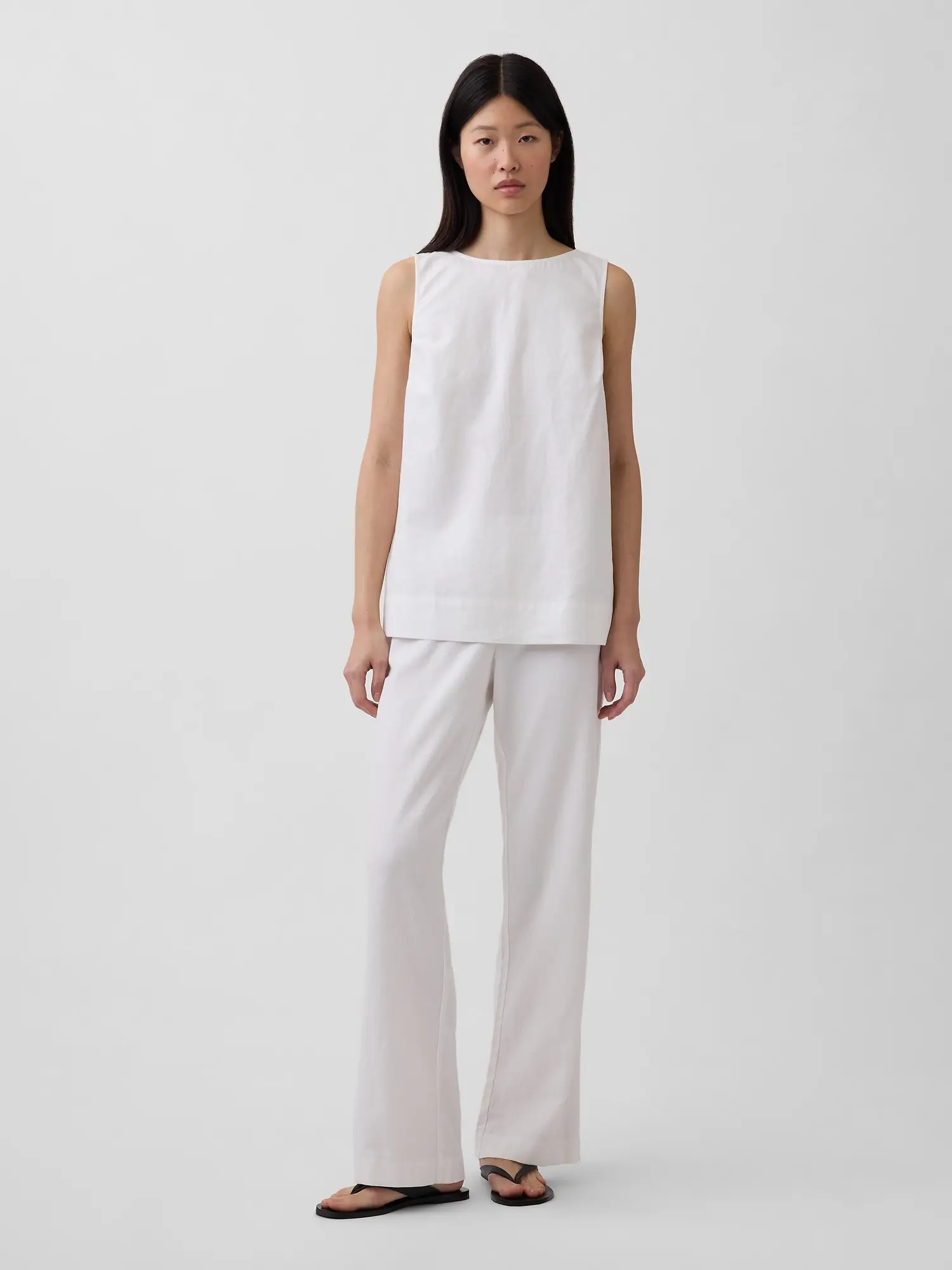 Gap Women's Low Rise Linen-Blend Flare Pants