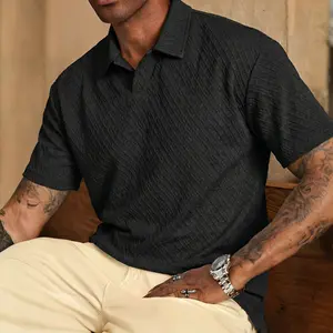 Men’s fashion T-shirt, regular fit, solid color, basic style, textured design, square neckline, street style, casual and versatile, suitable for outdoor wear