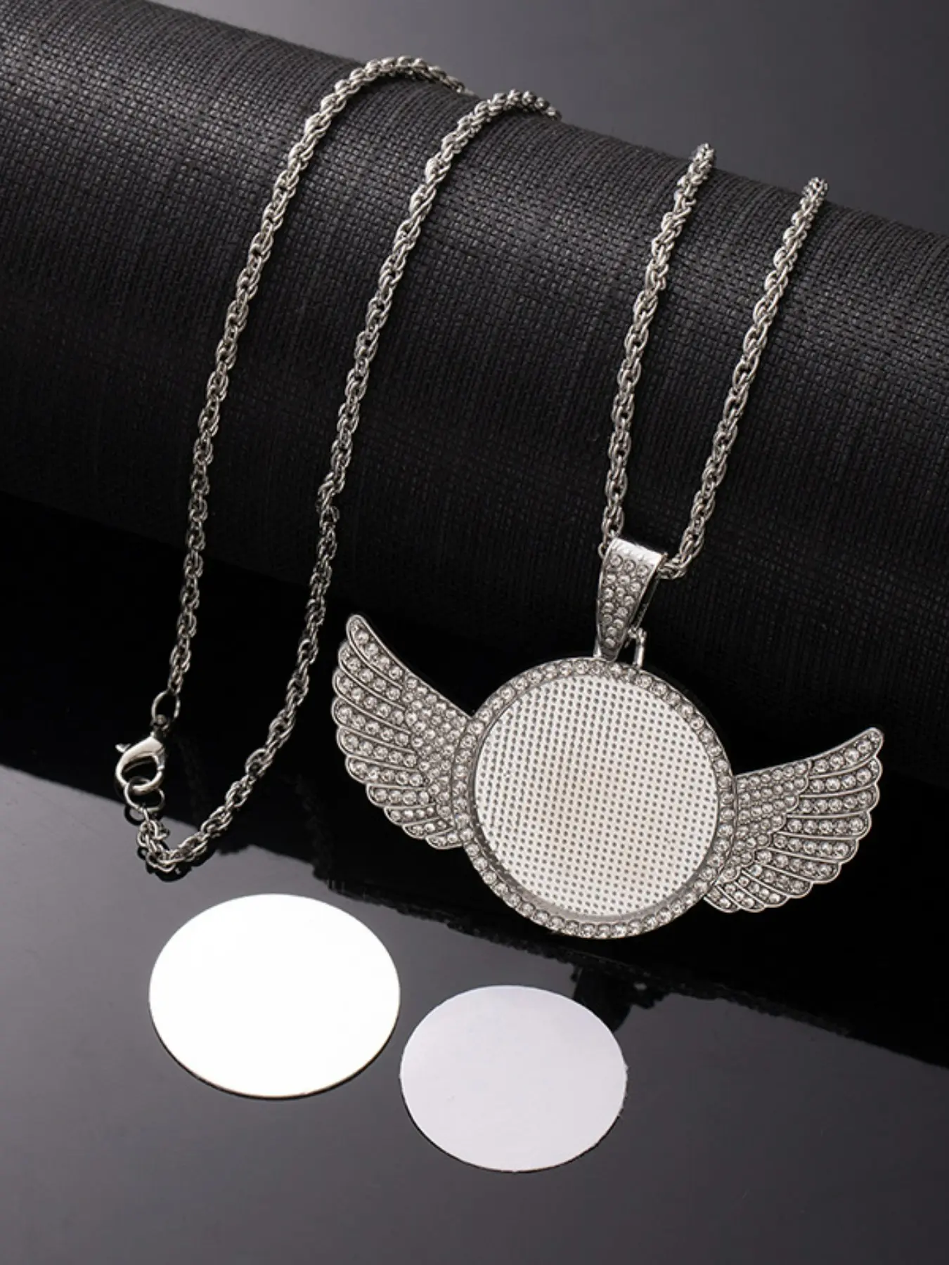 Multicolor Angel Wings Full Diamond Pendant Design Necklace, Photo Attachable, Elegant Chain Print, Alloy Material, All Seasons Jewelry, Pendant Necklaces, Bling Necklace