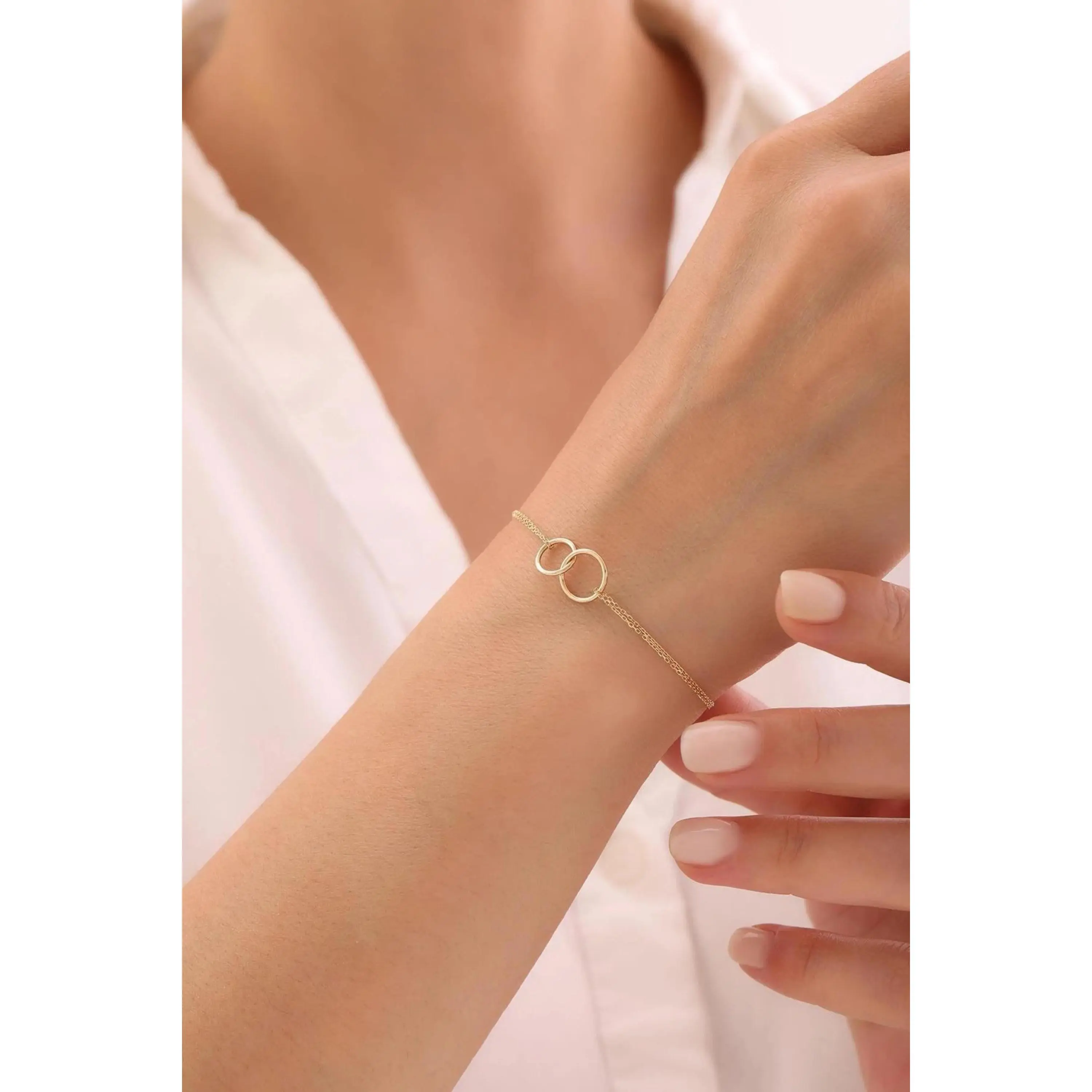 14K Gold Interlocking Bracelet, Dainty Chain Bracelet