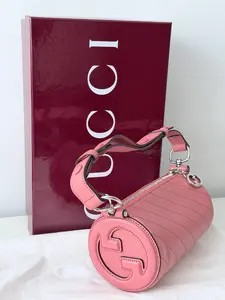 Pre-owned Leather Clutches & Wristlets Gucci Blondie Matelassé Cylinder Bag Pink