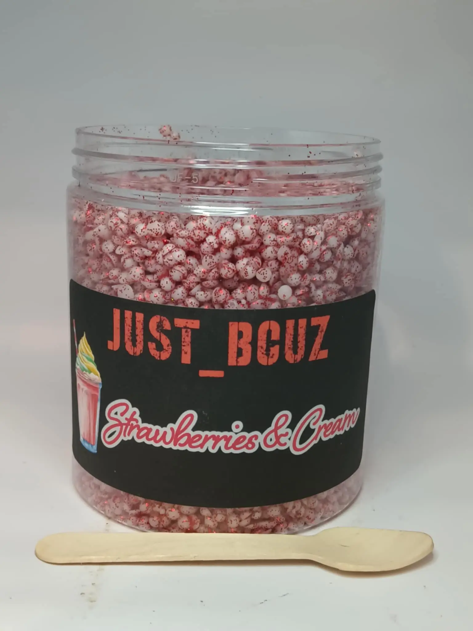 Jar of Strawberry & Cream Fragranced Wax Melt Beads